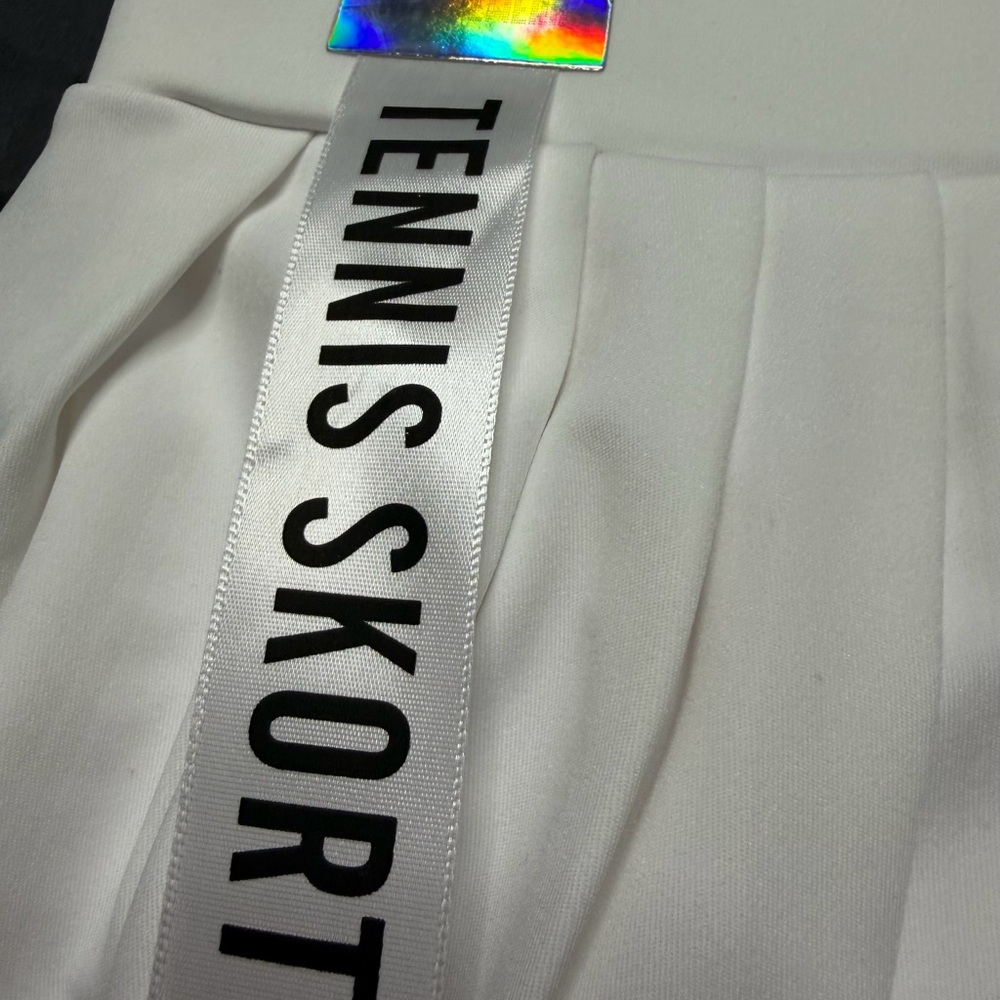 Indero White Pleated Tennis Skort with Elastic Waistband (0014) - Picture 4 of 5
